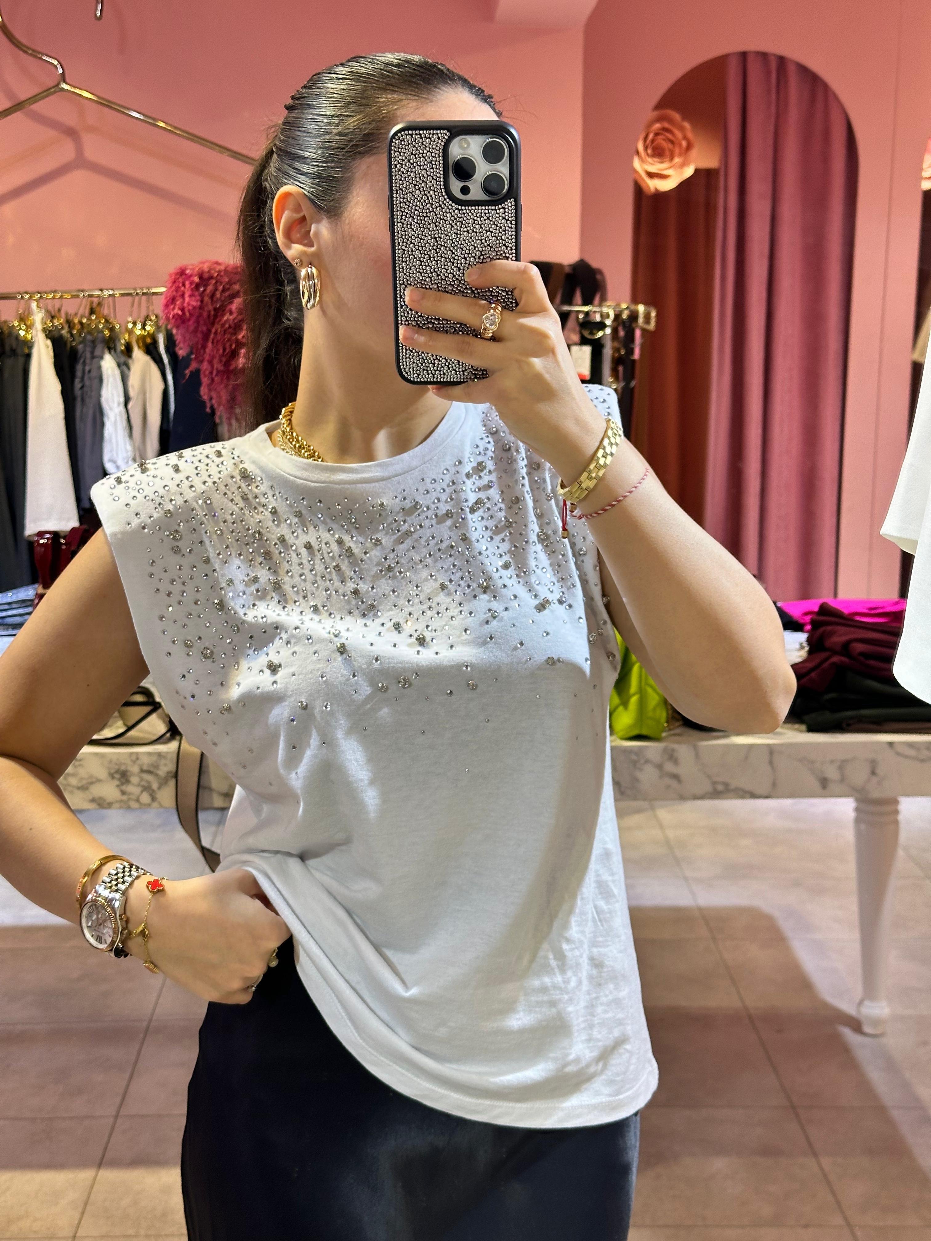 TAŞ İŞLEMELİ TSHIRT