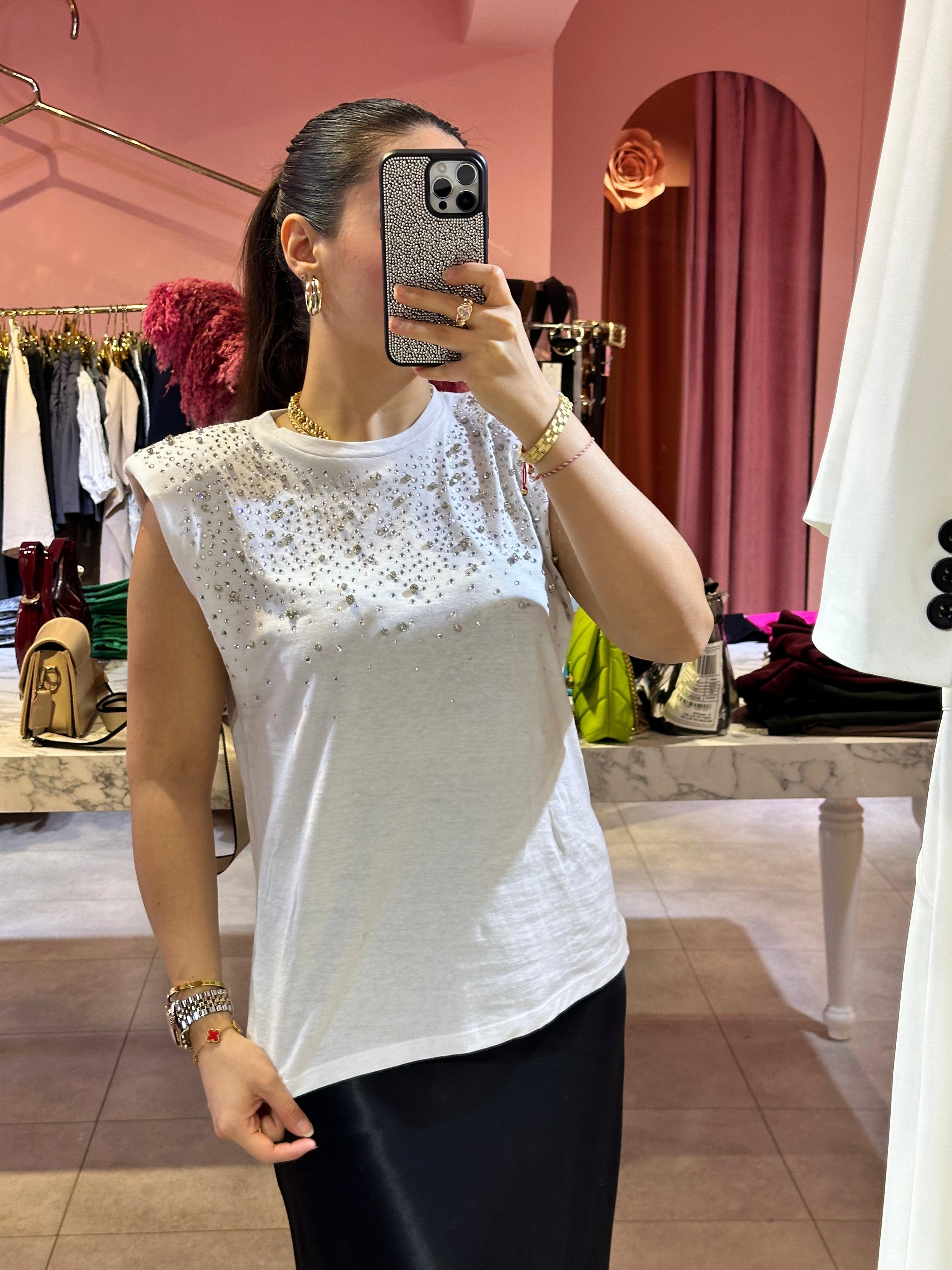 TAŞ İŞLEMELİ TSHIRT