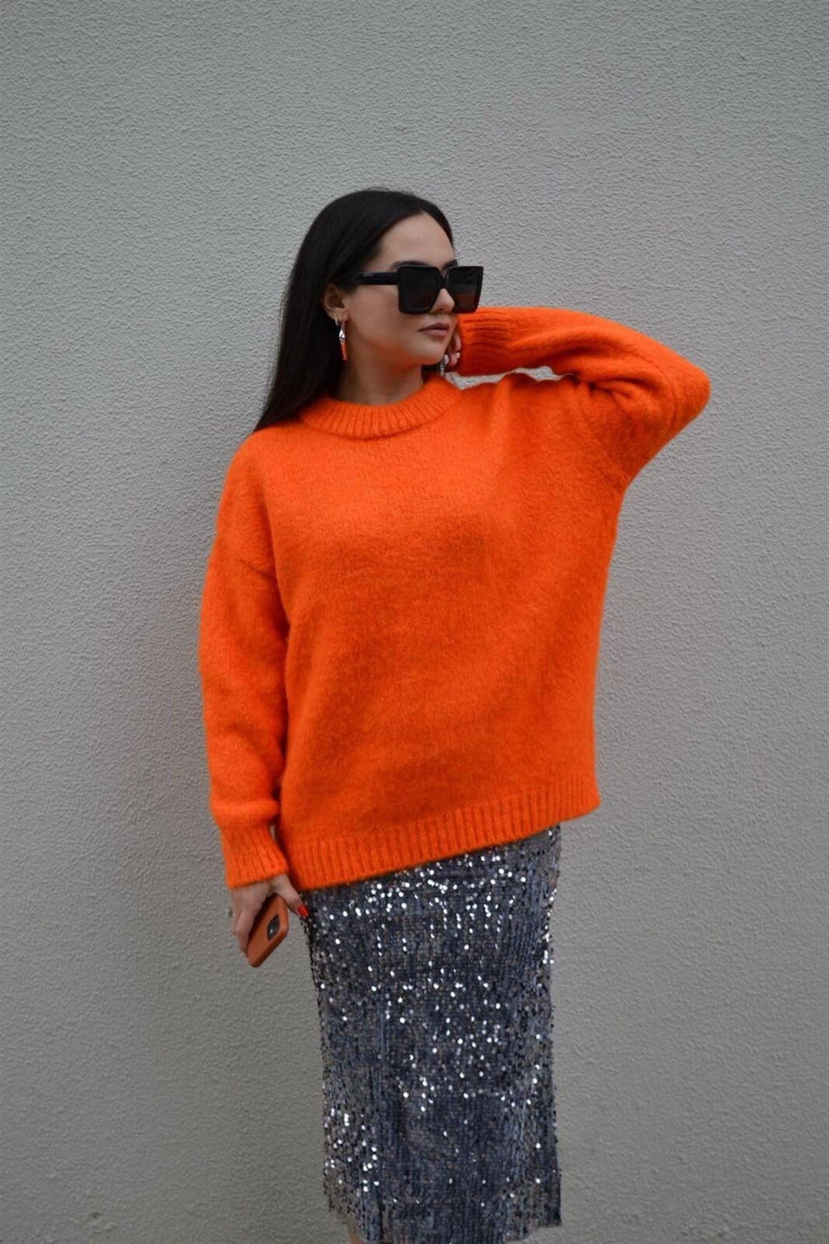 TURUNCU YÜNLÜ KAZAK