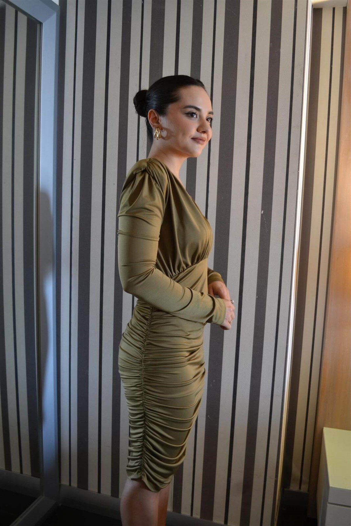 YAĞ YEŞİLİ DRAPELİ ELBİSE 