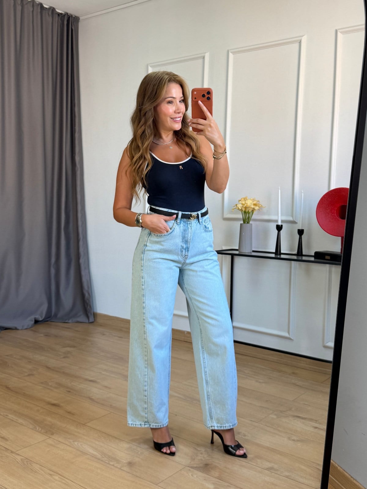 Açık Mavi Dikiş Detaylı Mom Jean
