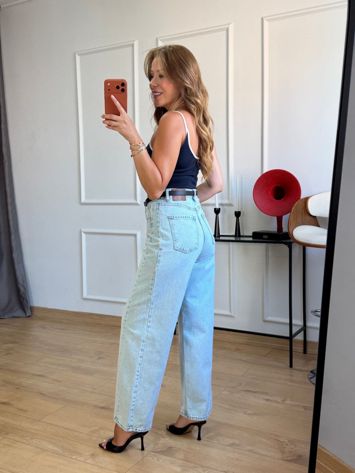 Açık Mavi Dikiş Detaylı Mom Jean