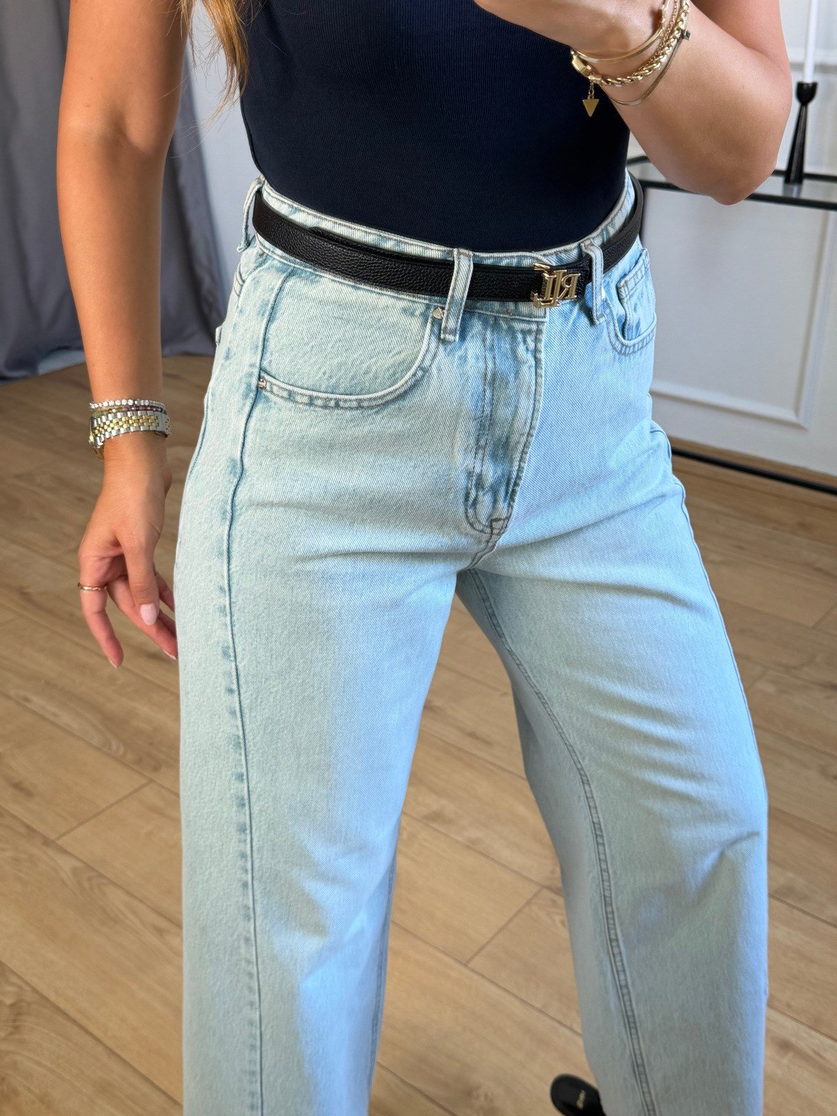 Açık Mavi Dikiş Detaylı Mom Jean