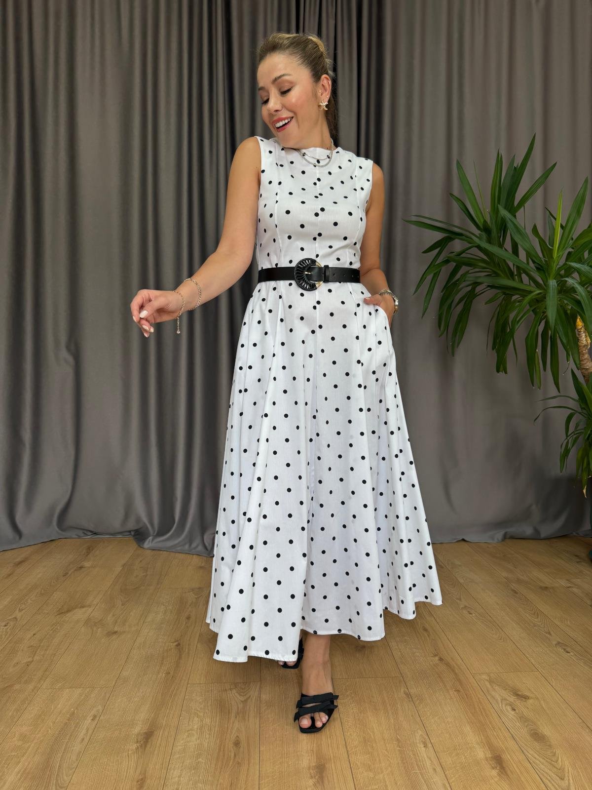Beyaz Puantiyeli Elbise