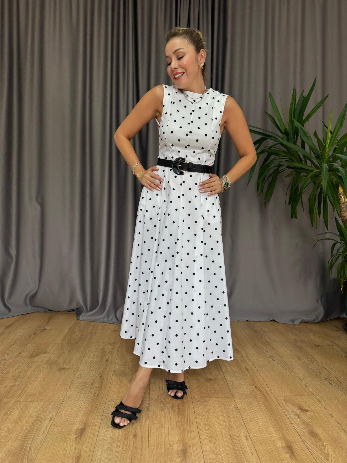 Beyaz Puantiyeli Elbise