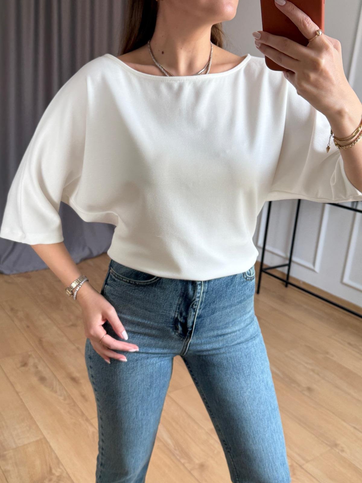 Ekru Geniş Yaka Basic Tshirt