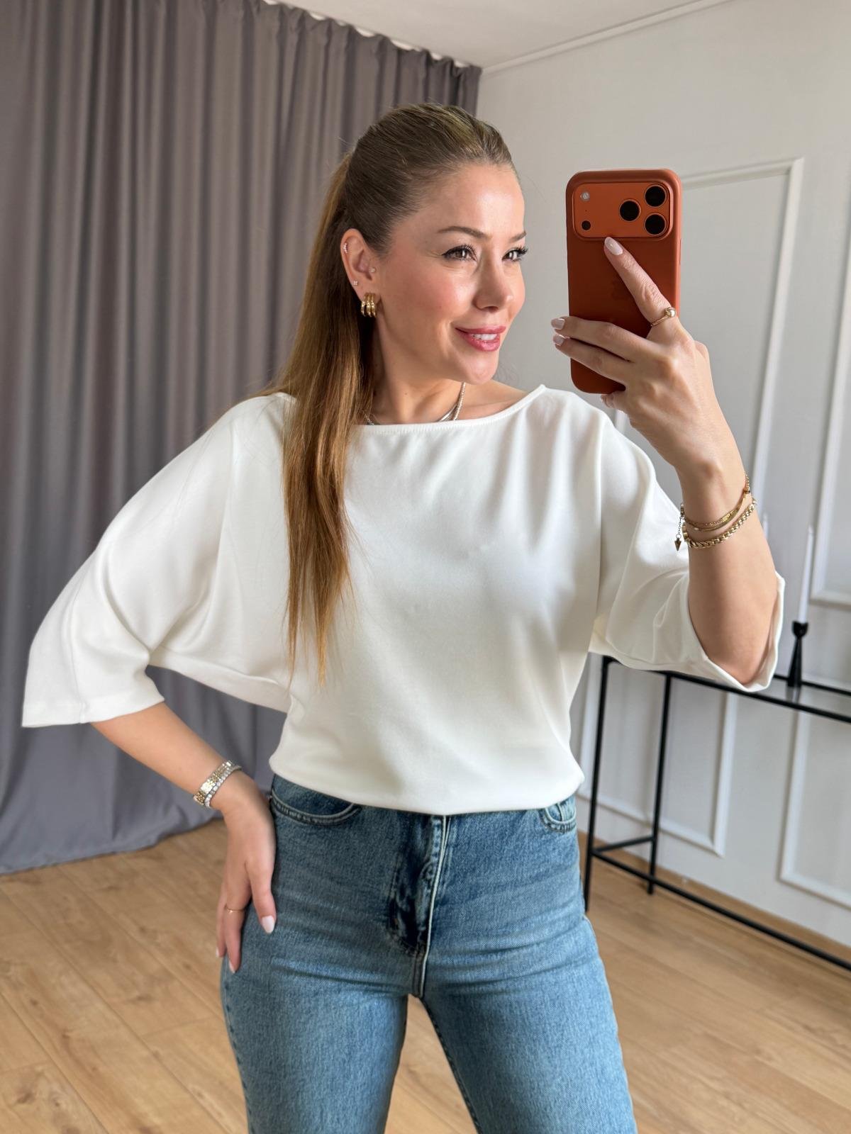 Ekru Geniş Yaka Basic Tshirt