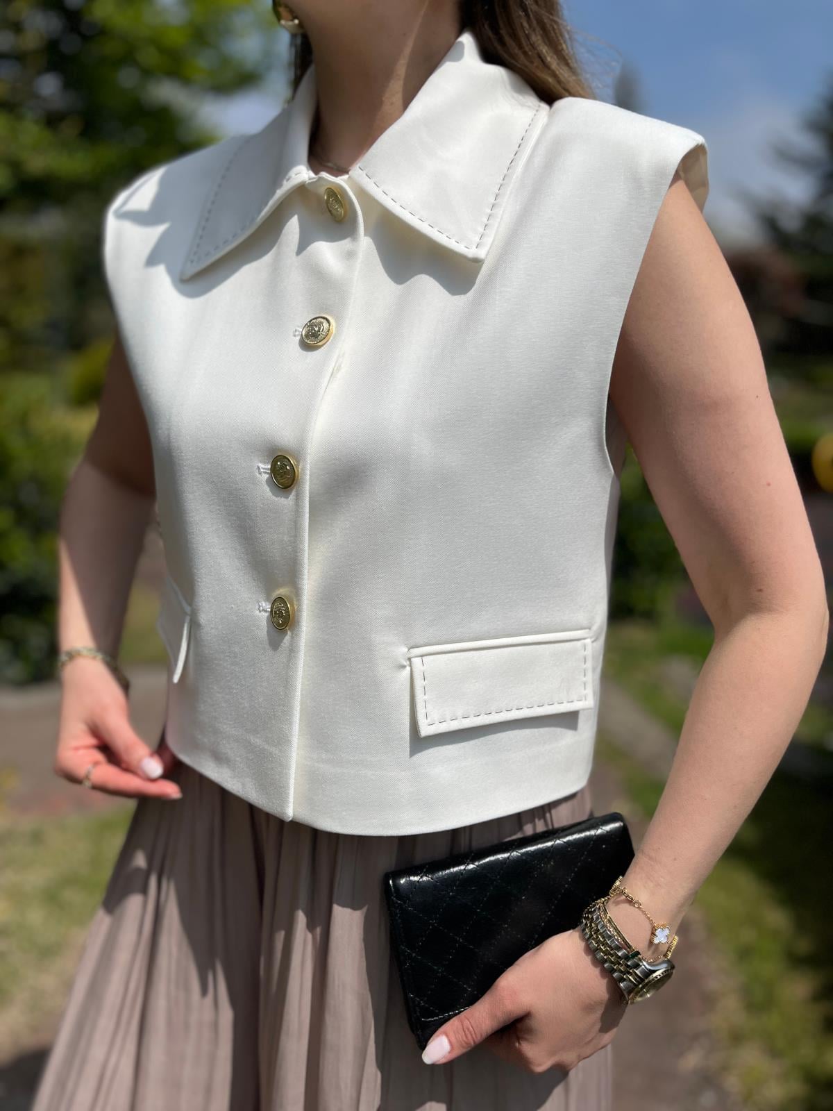 Ekru Gold Düğmeli Yelek