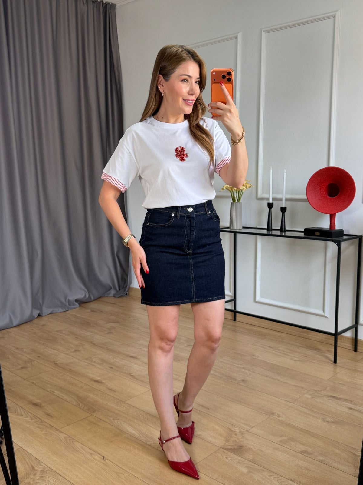 Ekru Kırmızı Istakozlu Tshirt