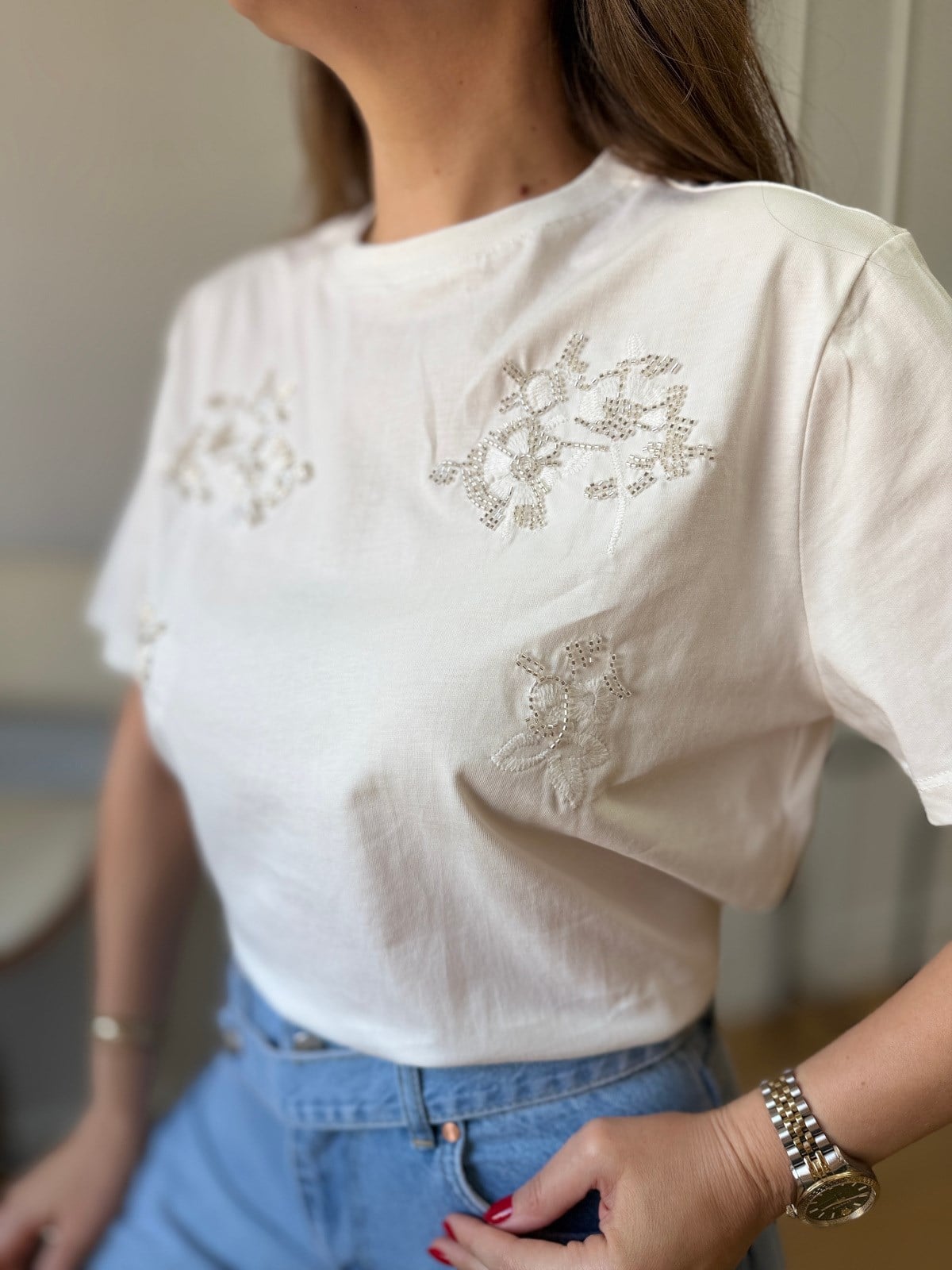 Ekru Ön Çiçek Taş İşlemeli Tshirt