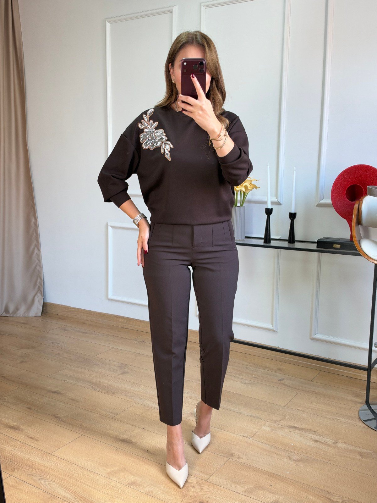 Kahve Çiçek Nakışlı Sweatshirt