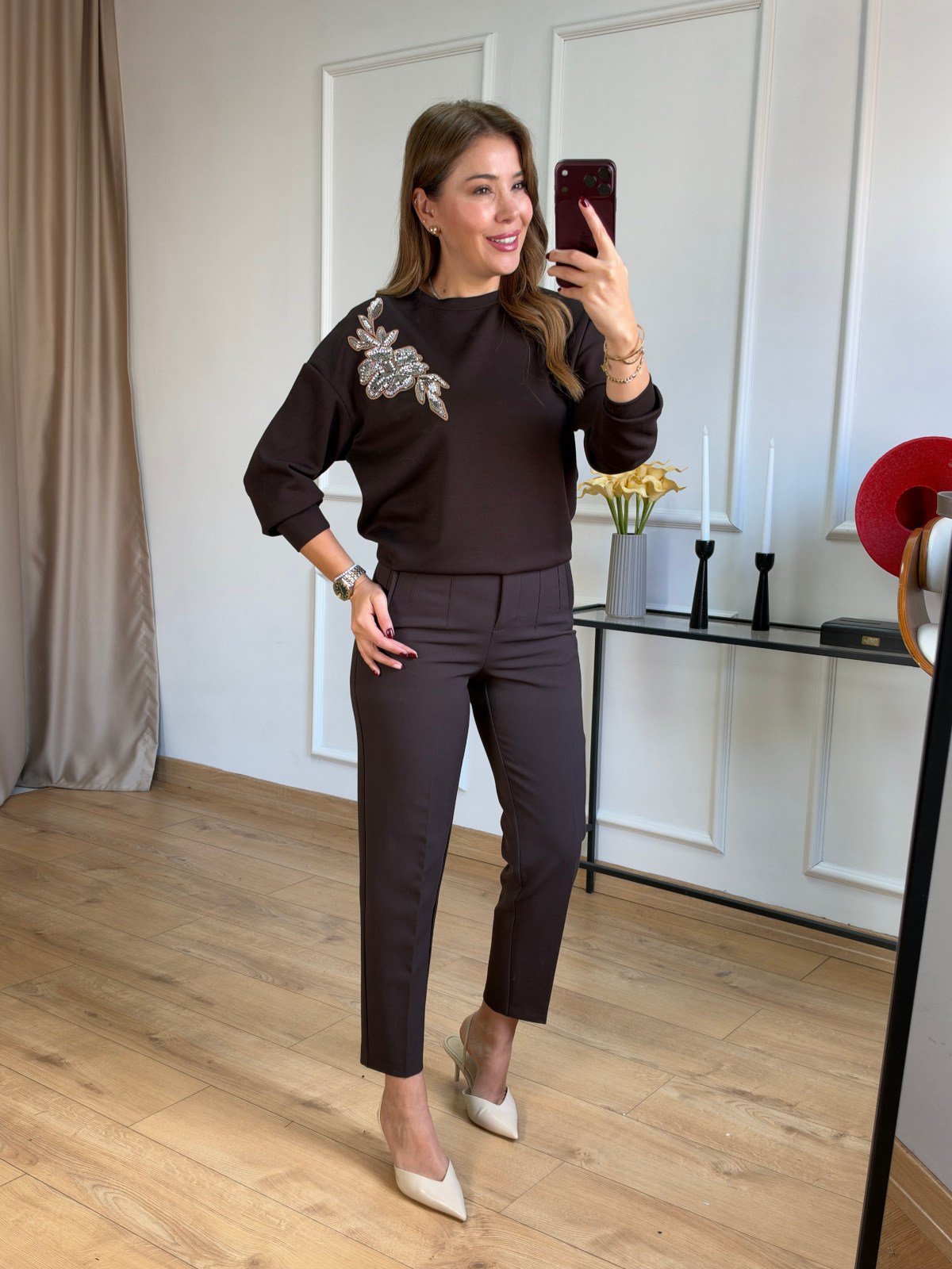Kahve Çiçek Nakışlı Sweatshirt