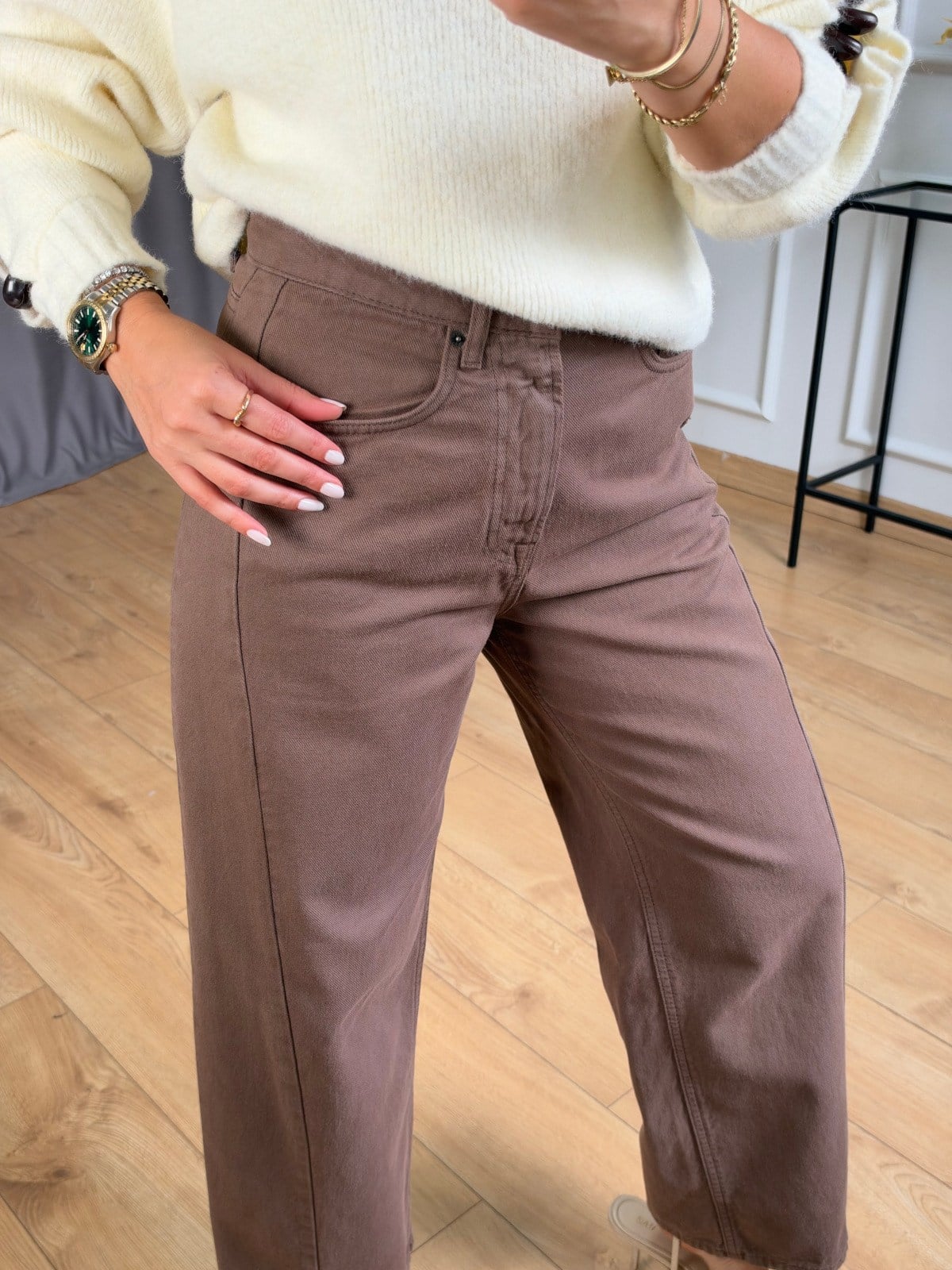 Kahve Dikiş Detaylı Mom Jean
