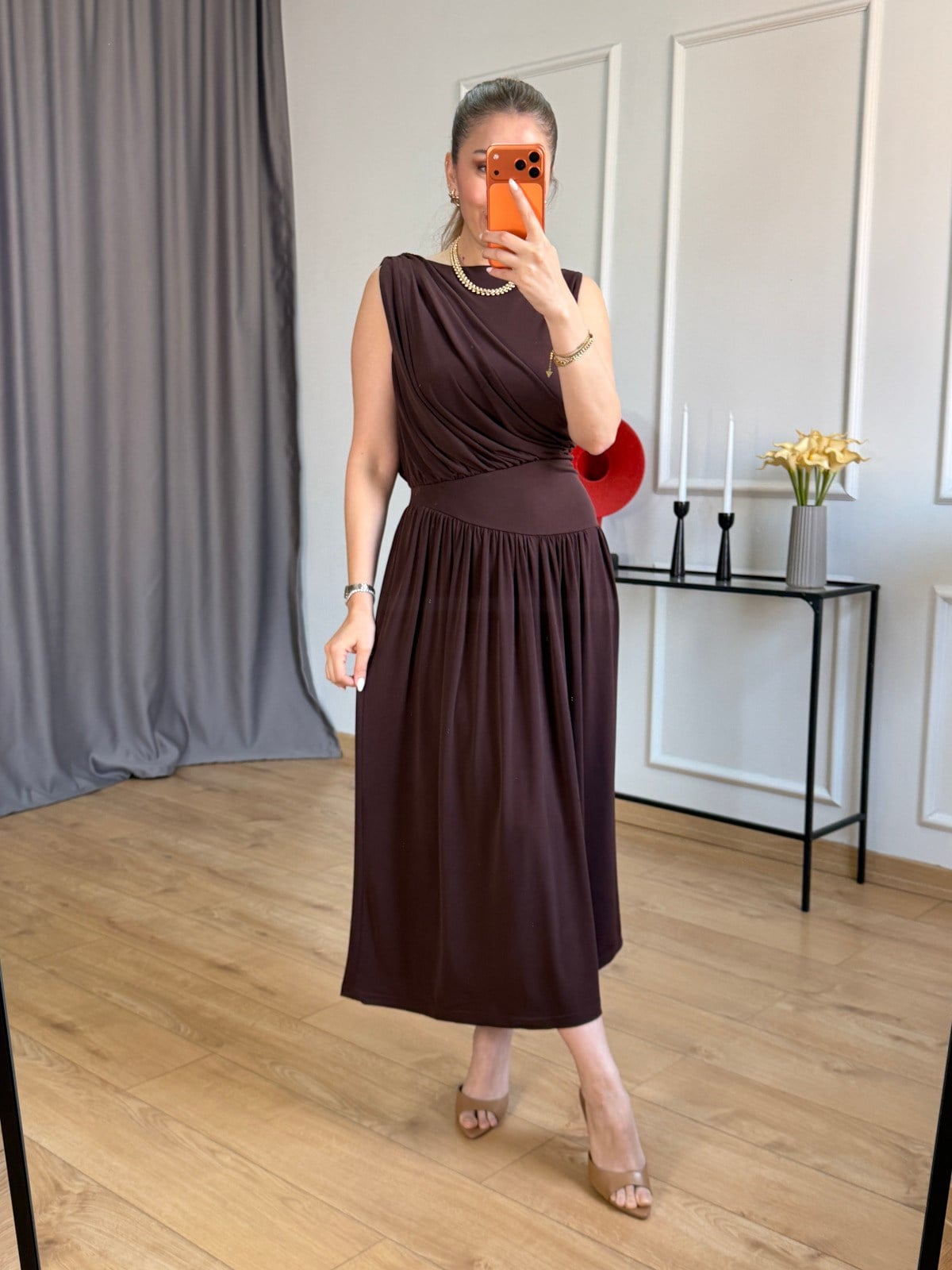 Kahve Drape Detaylı Belden Oturtmalı Elbise
