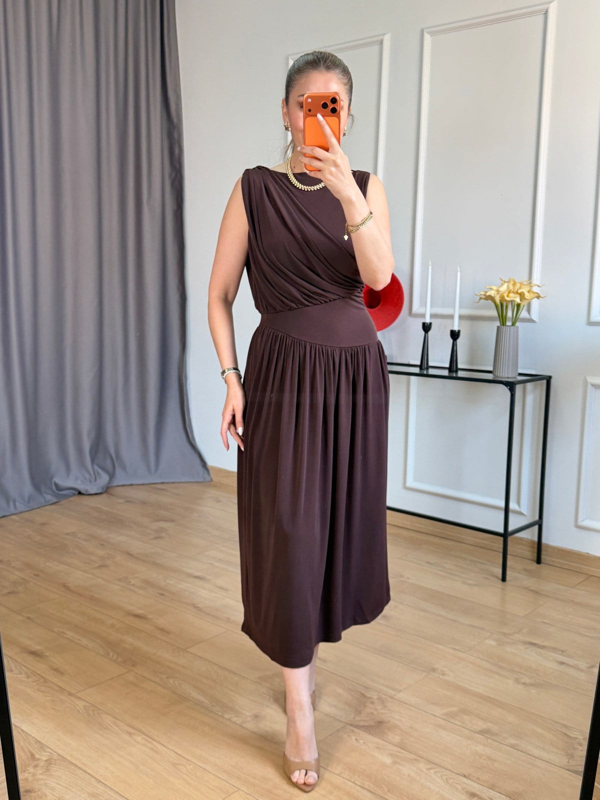 Kahve Drape Detaylı Belden Oturtmalı Elbise