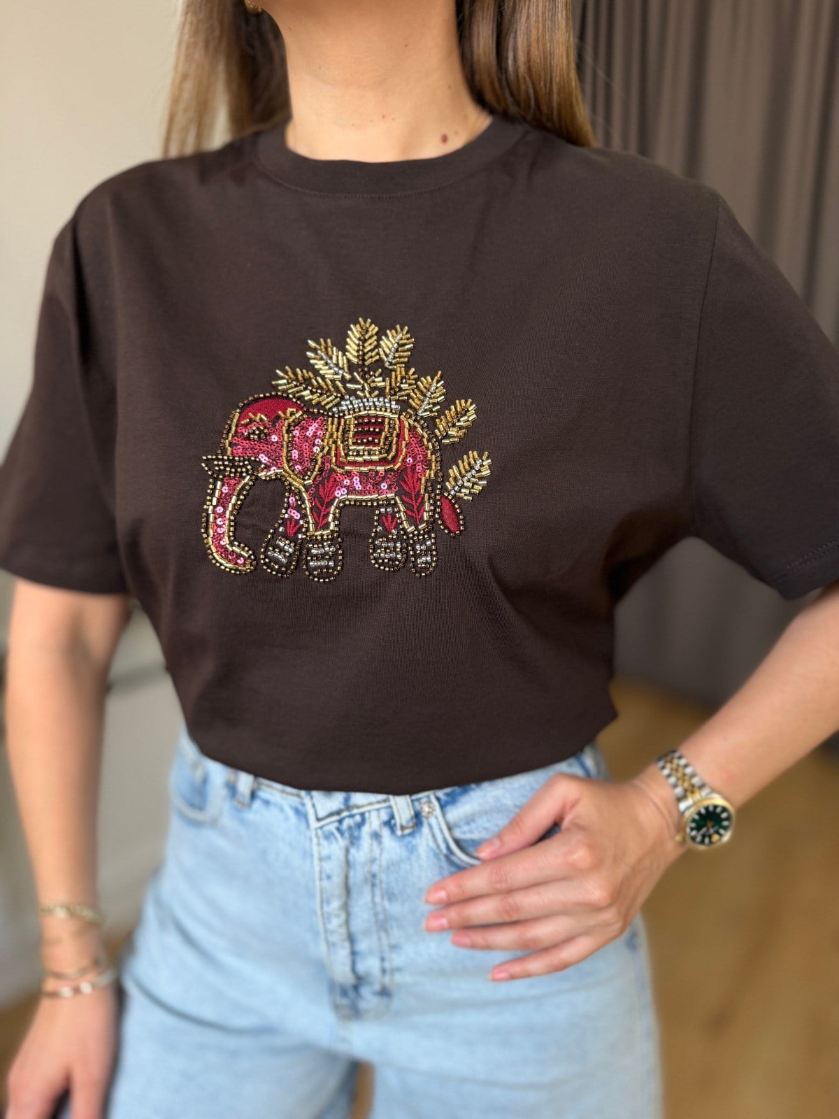 Kahve Fil Detaylı Tshirt