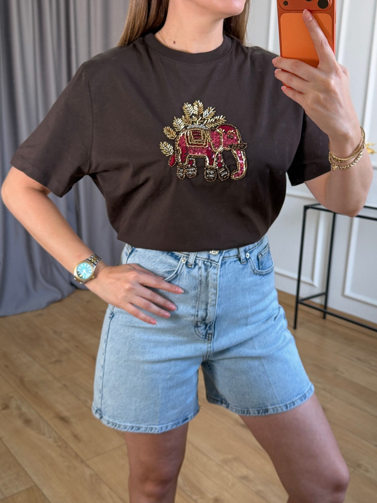 Kahve Fil Detaylı Tshirt