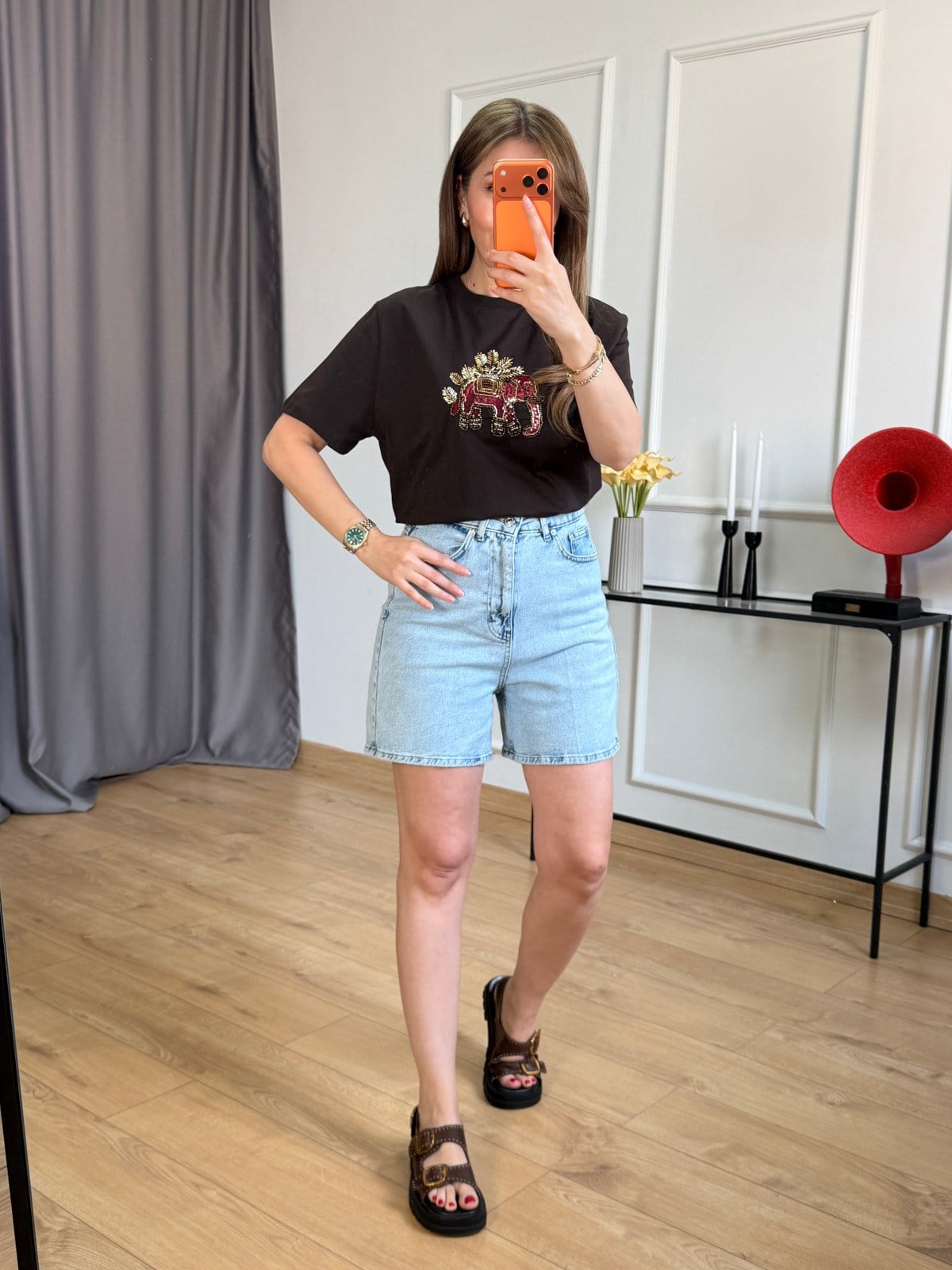 Kahve Fil Detaylı Tshirt