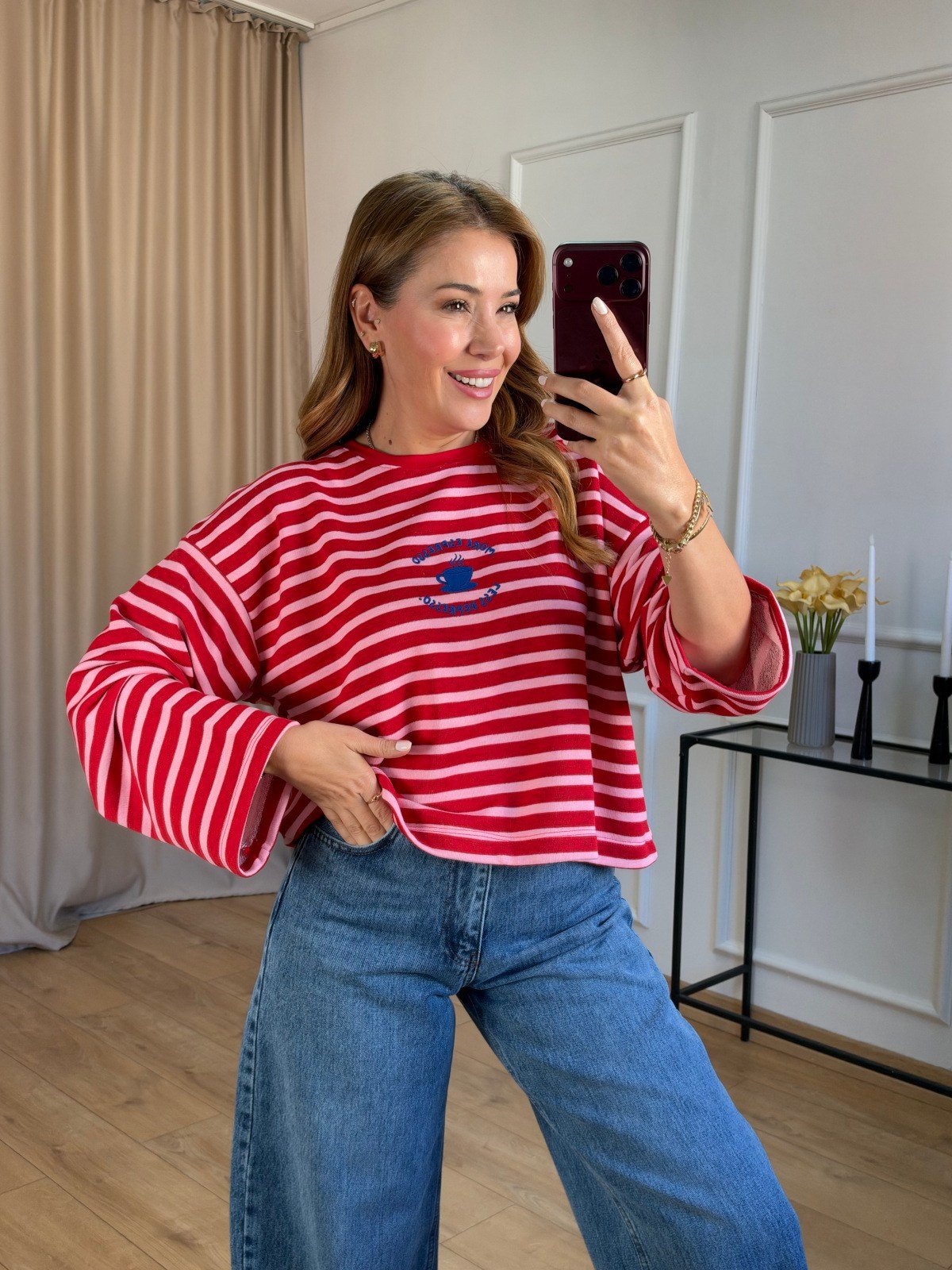 KırmızıÇizgili Önü Baskılı Sweatshirt