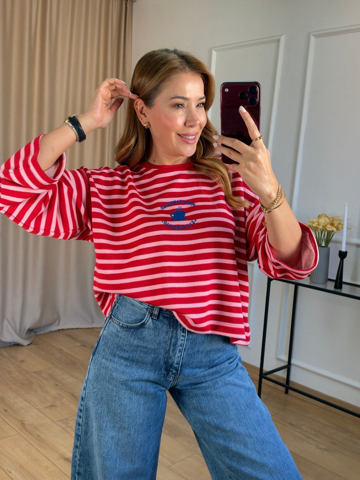 KırmızıÇizgili Önü Baskılı Sweatshirt