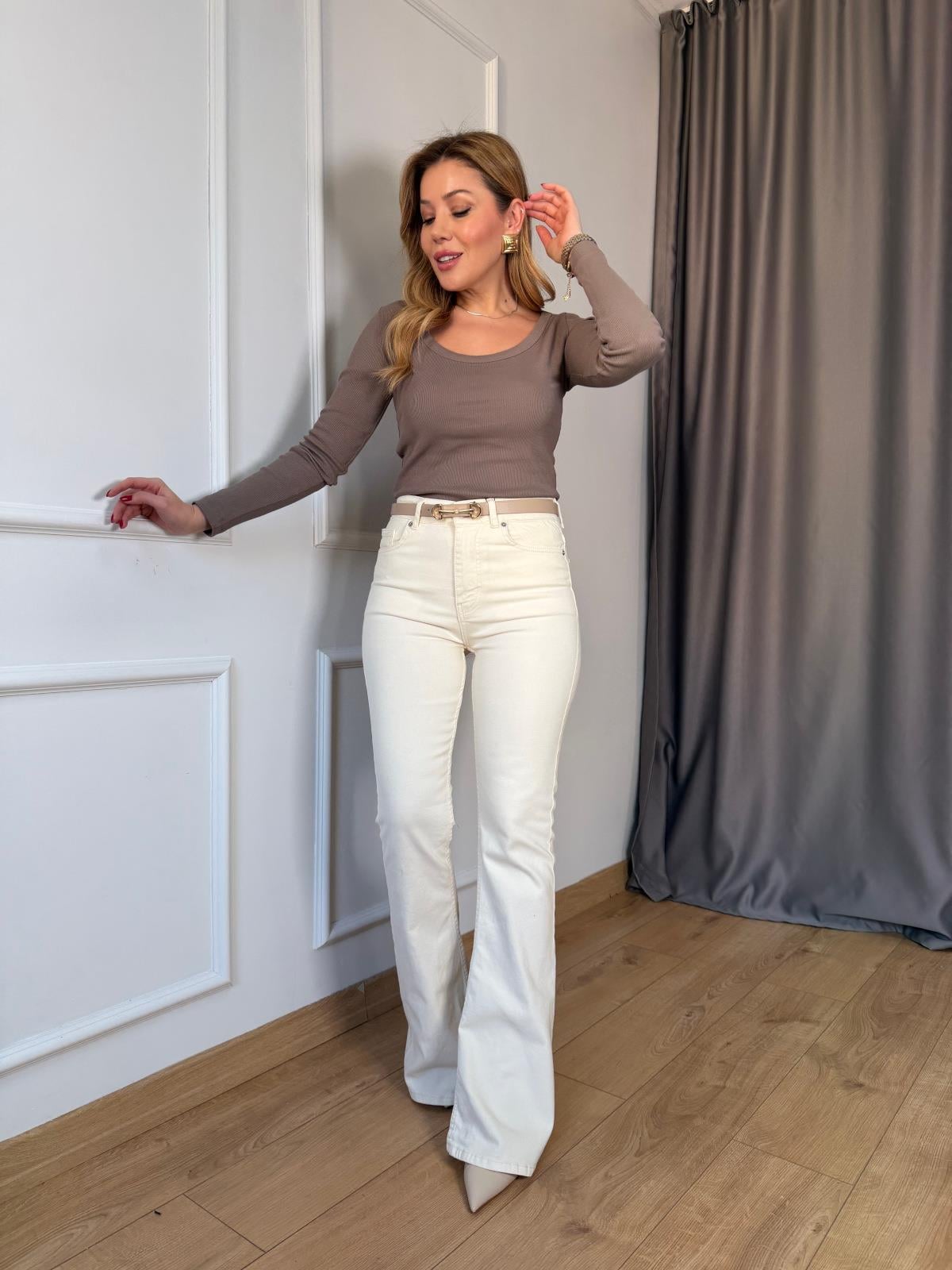 Krem İspanyol Paça Jean