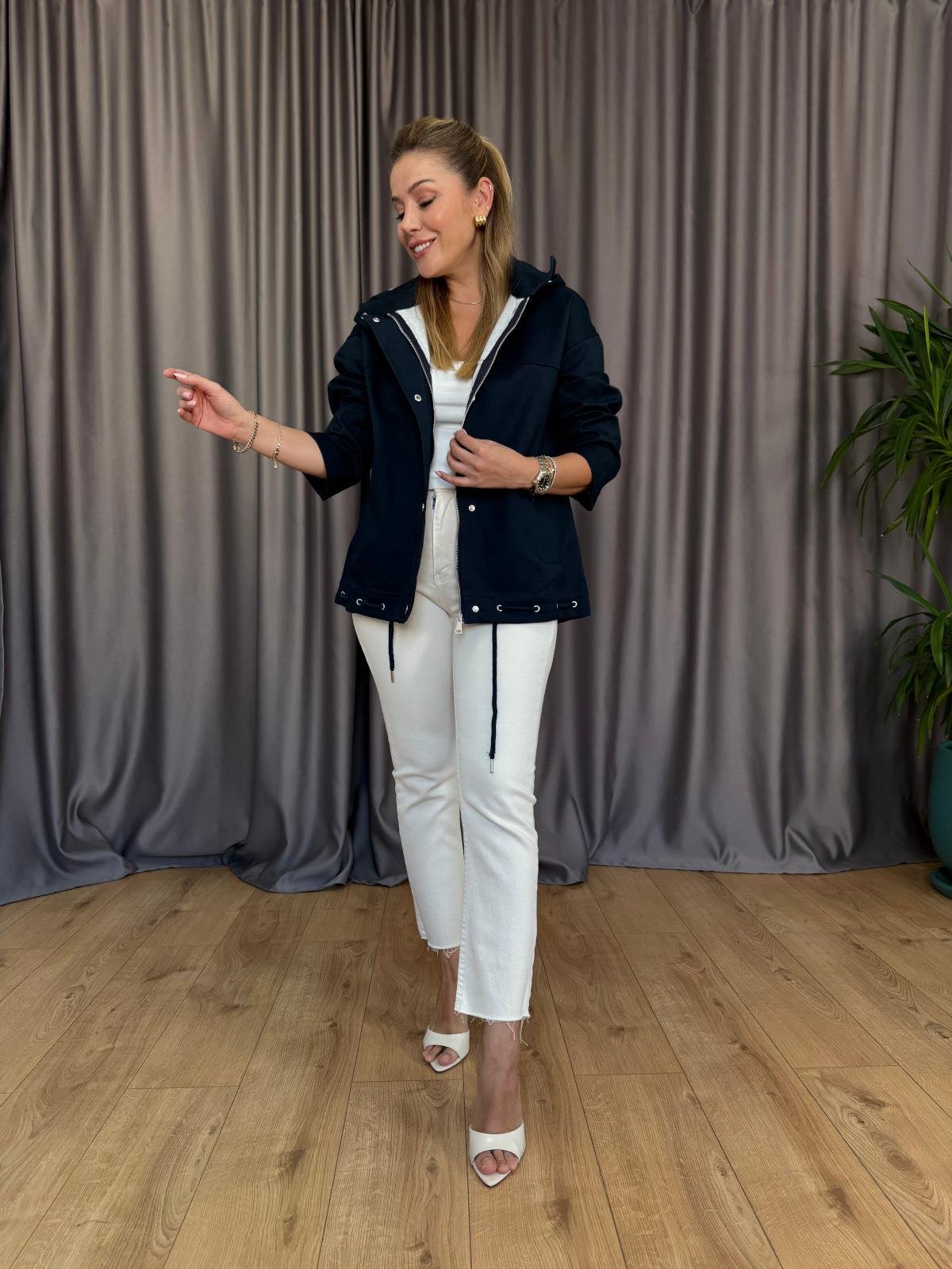 Lacivert Kapüşonlu Ceket