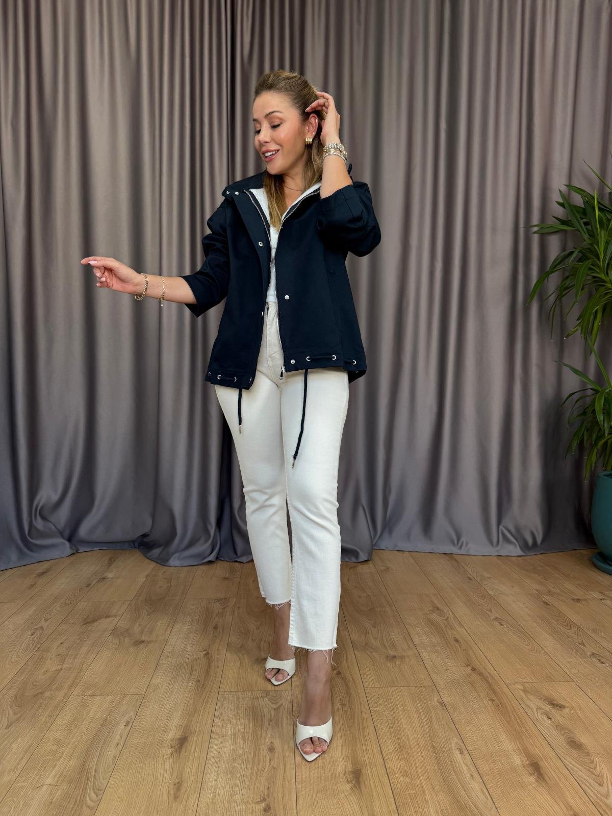 Lacivert Kapüşonlu Ceket