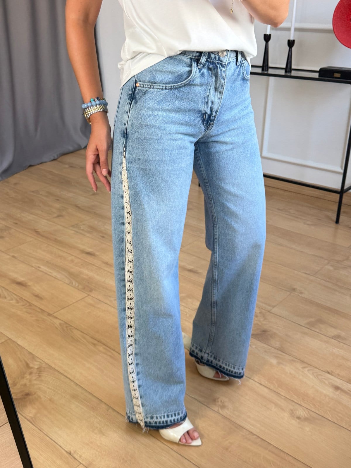 Mavi Dantel Detaylı Jean