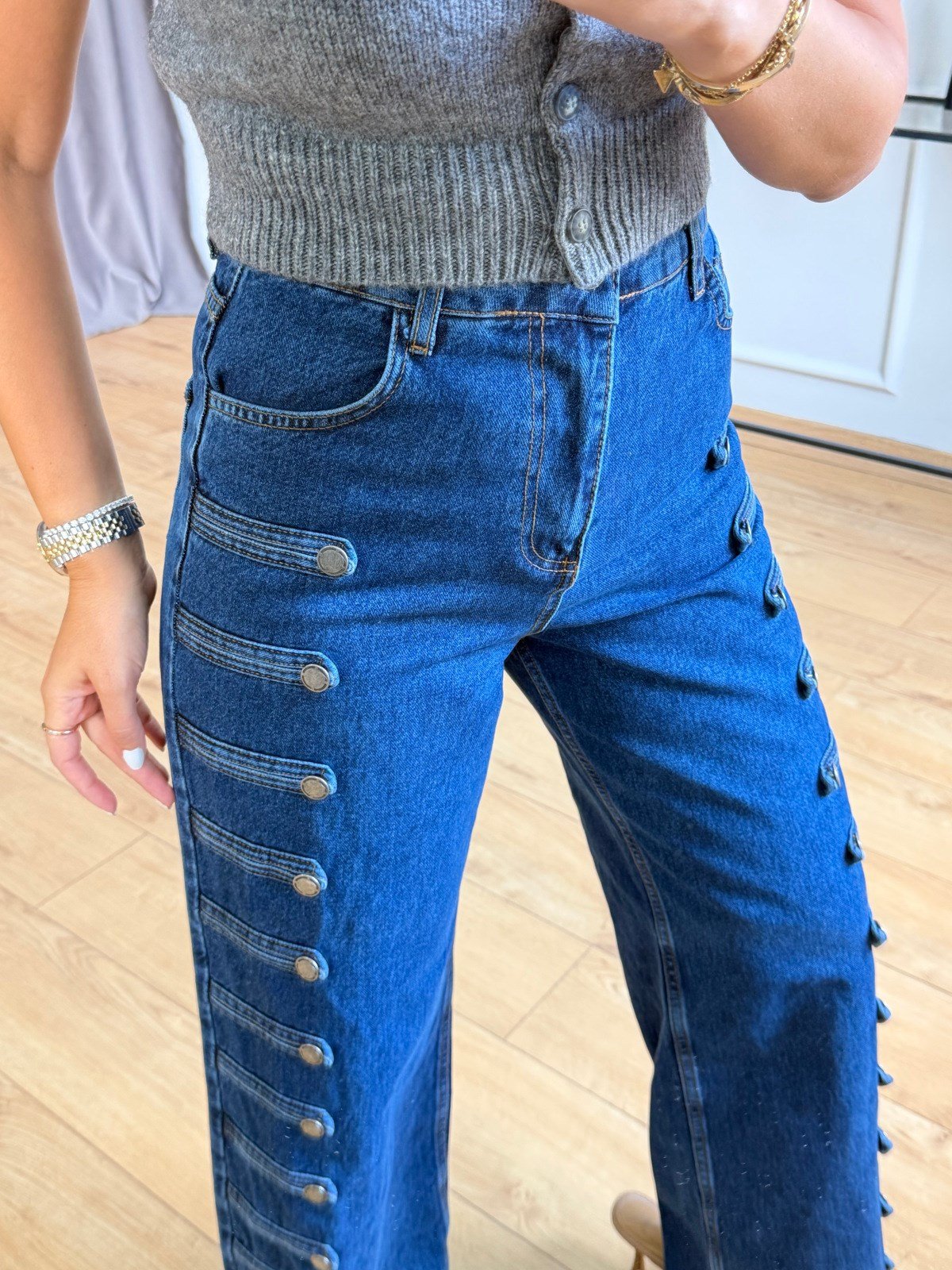 Mavi Düğme Detaylı Jean
