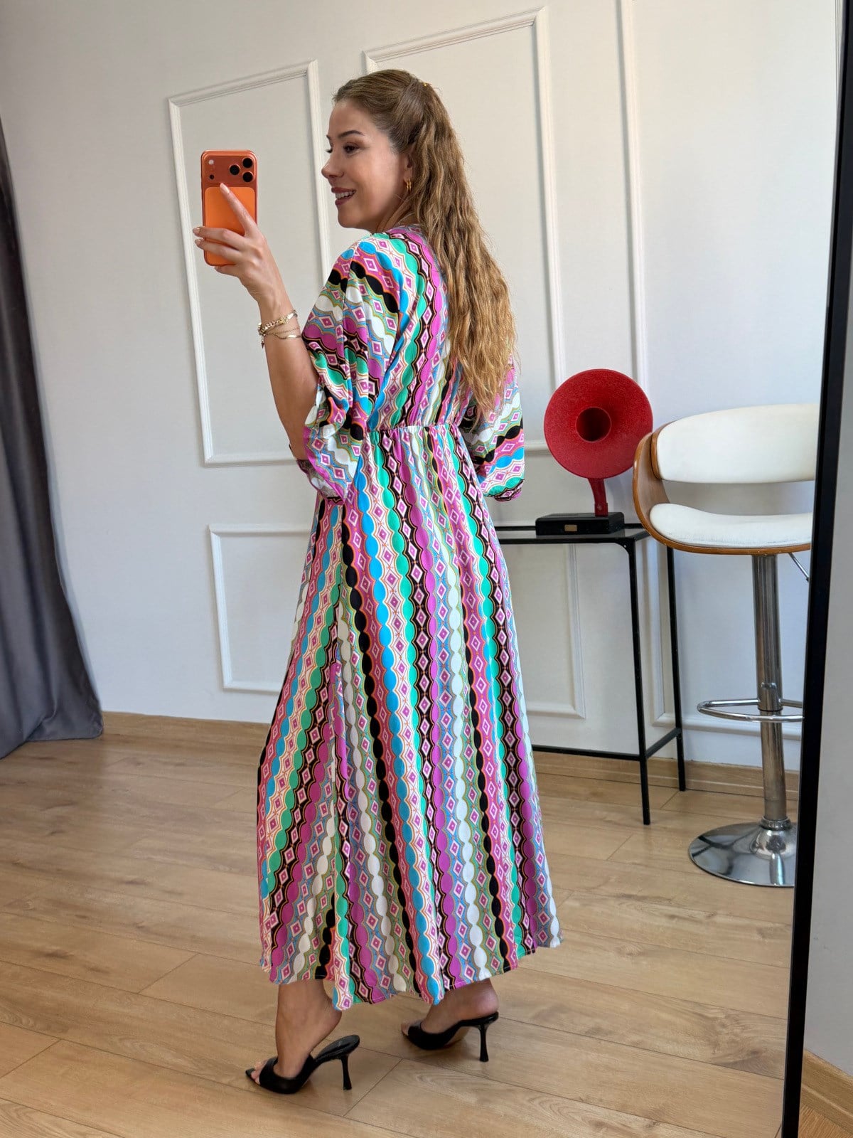 Pembe Oval Zincir Desen Elbise