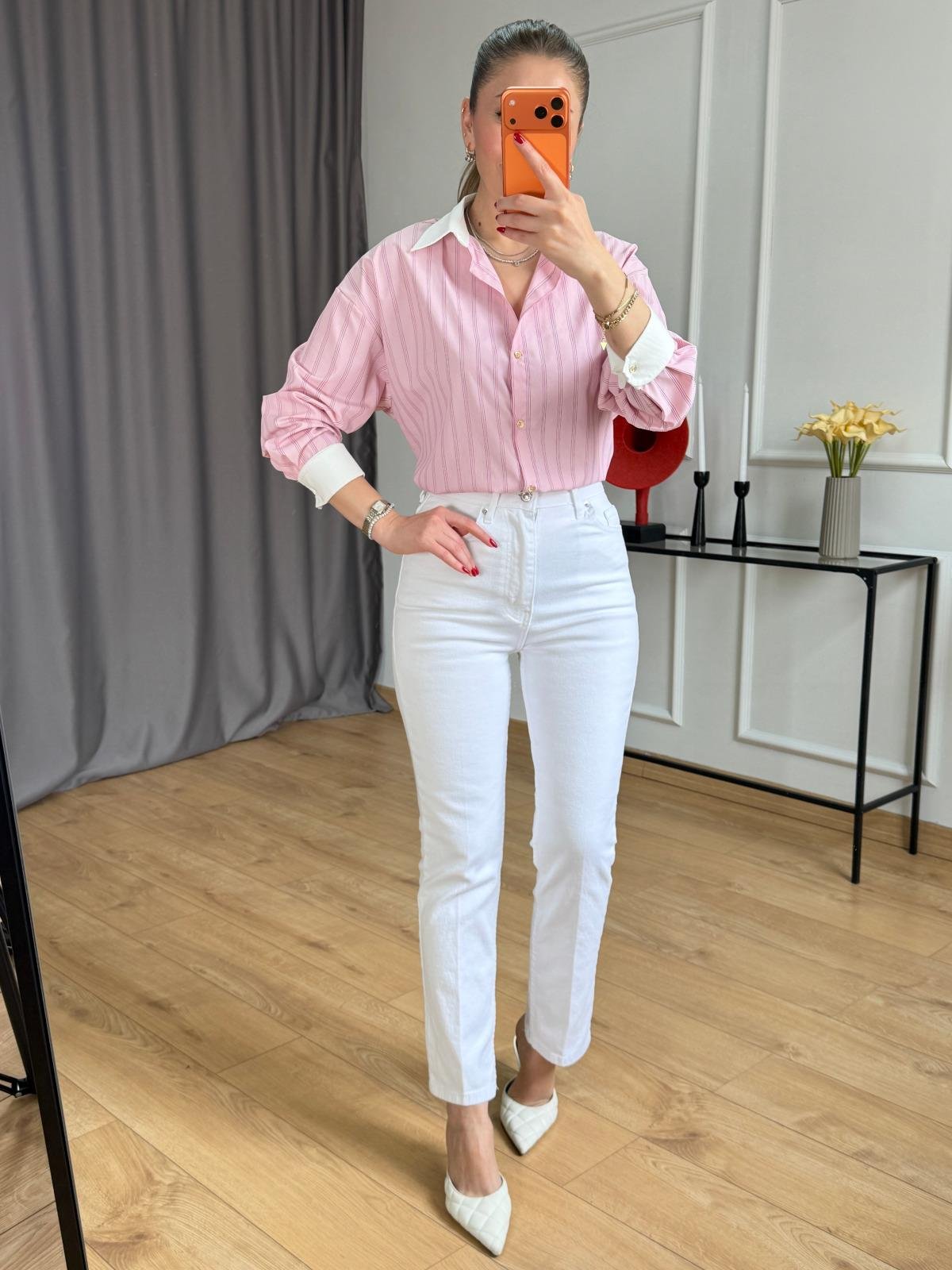 Pembe Yaka Manşetli Çizgili Gömlek