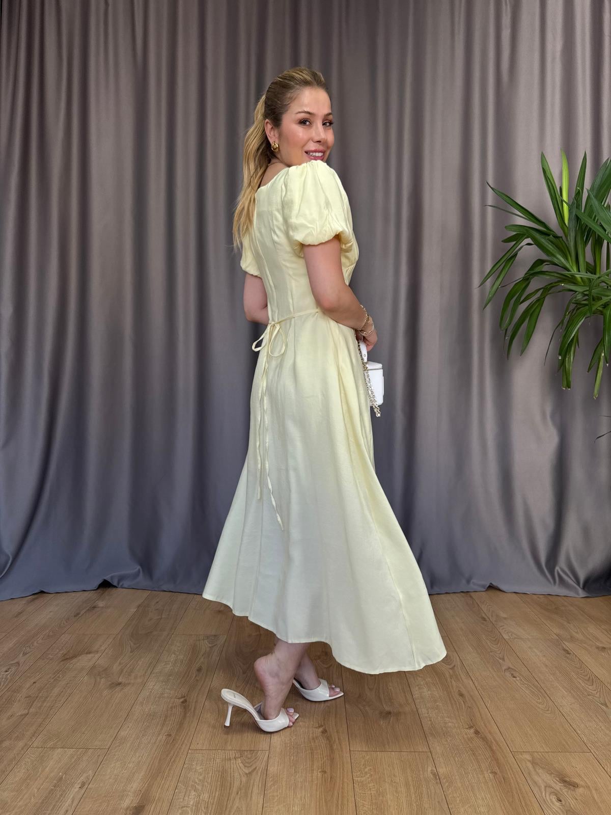 Sarı Büzgü Detay Elbise