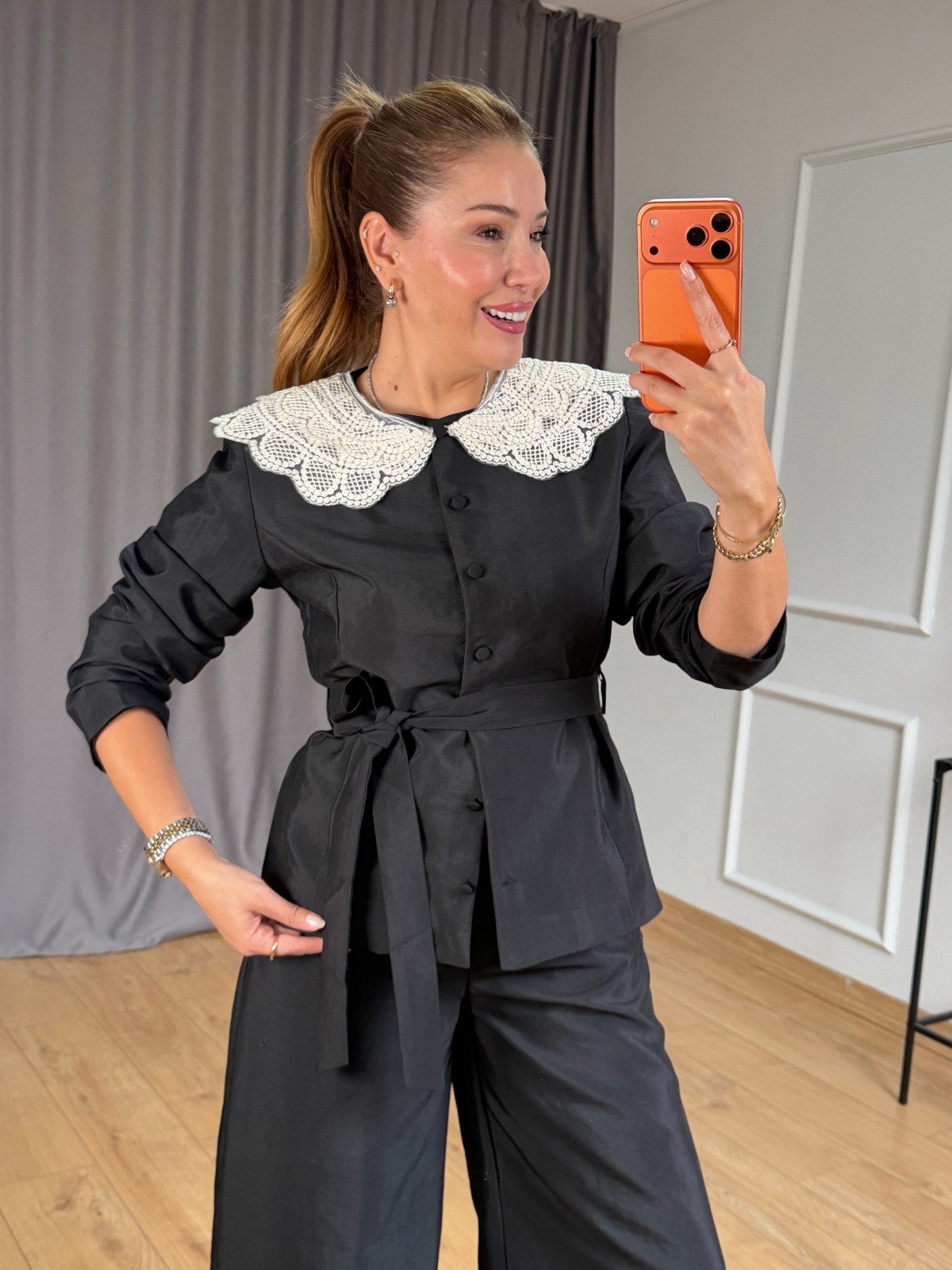 Siyah Bebe Yaka Güpür Detaylı Takım Takım