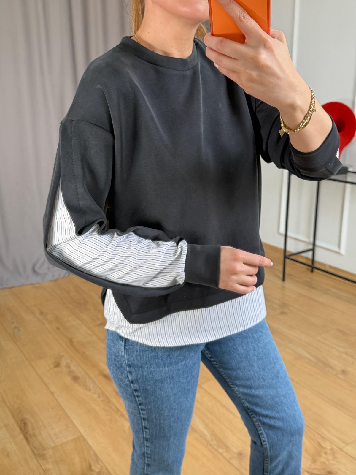 Siyah Çizgi Detaylı Sweatshirt