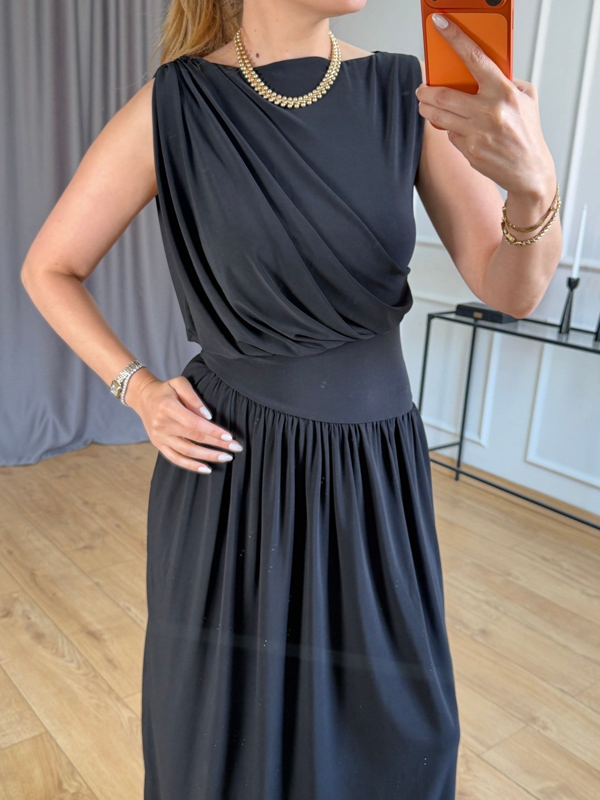 Siyah Drape Detaylı Belden Oturtmalı Elbise