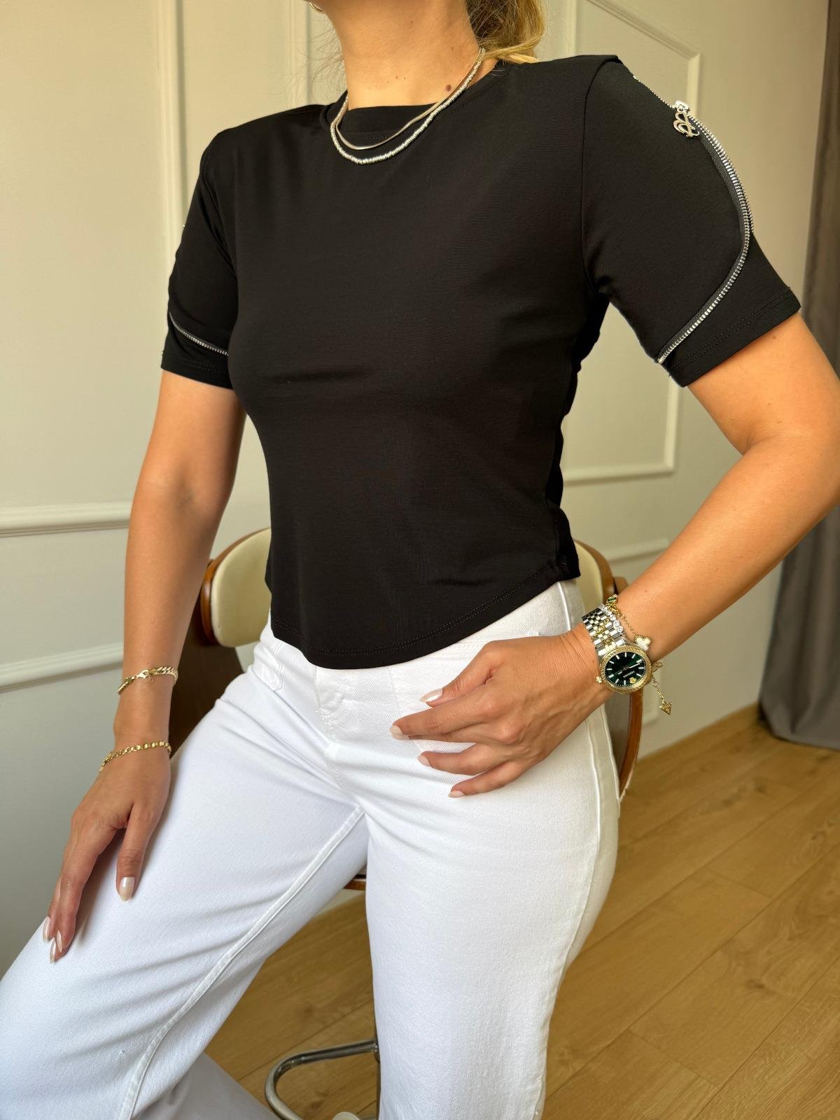 Siyah Kol Fermuarlı Tshirt