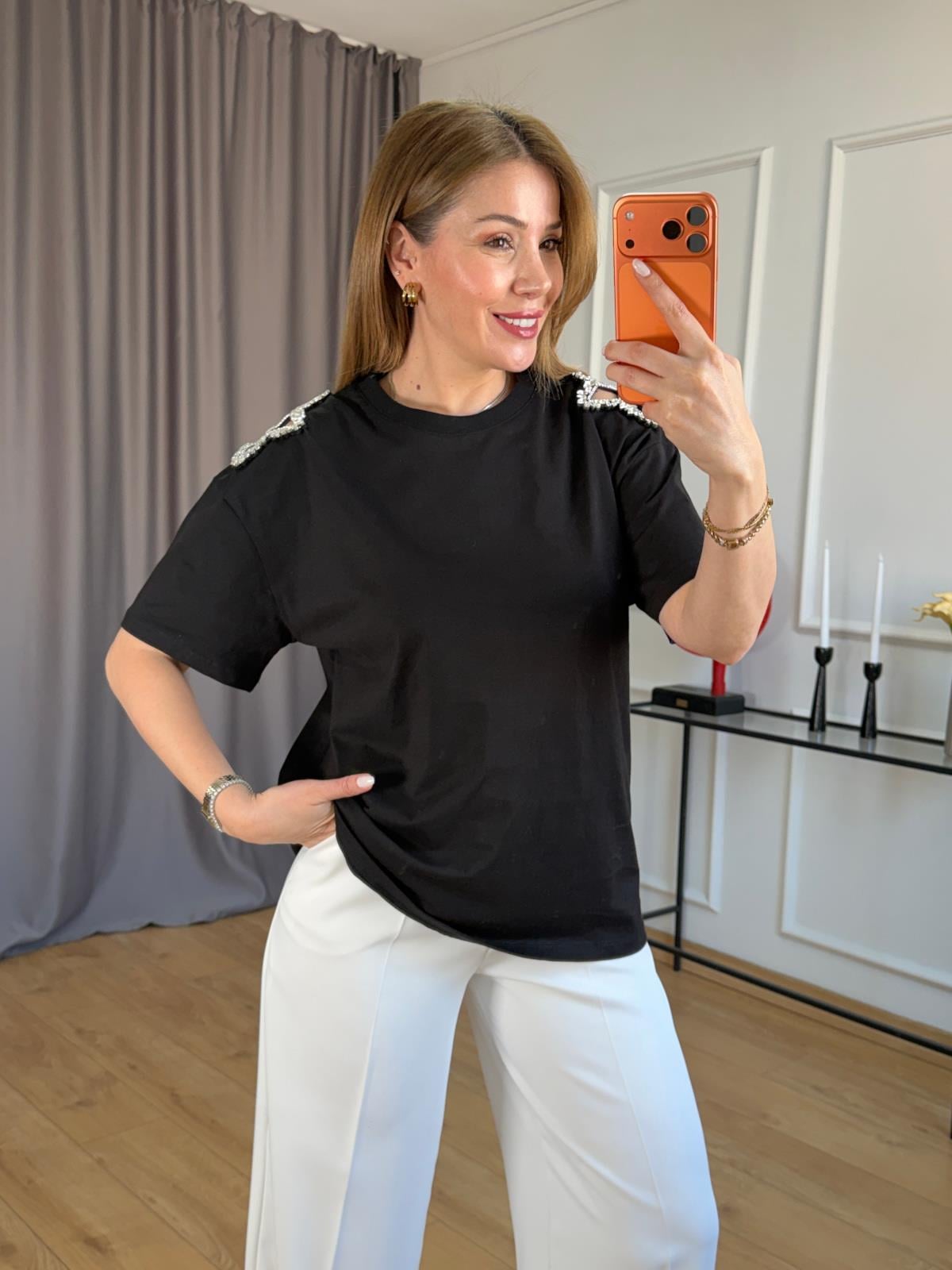 Siyah Omuz Yıldız Taşlı Tshirt