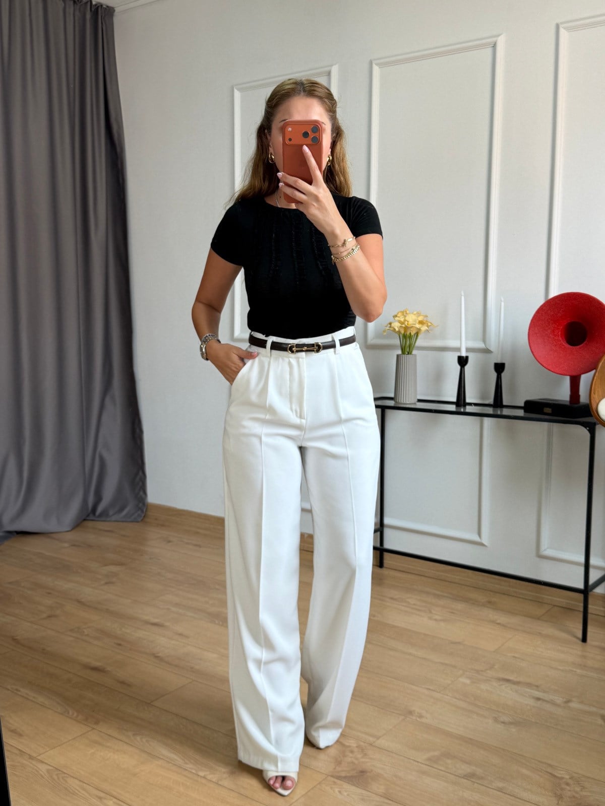 Siyah Önü Fırfır Detaylı Bluz