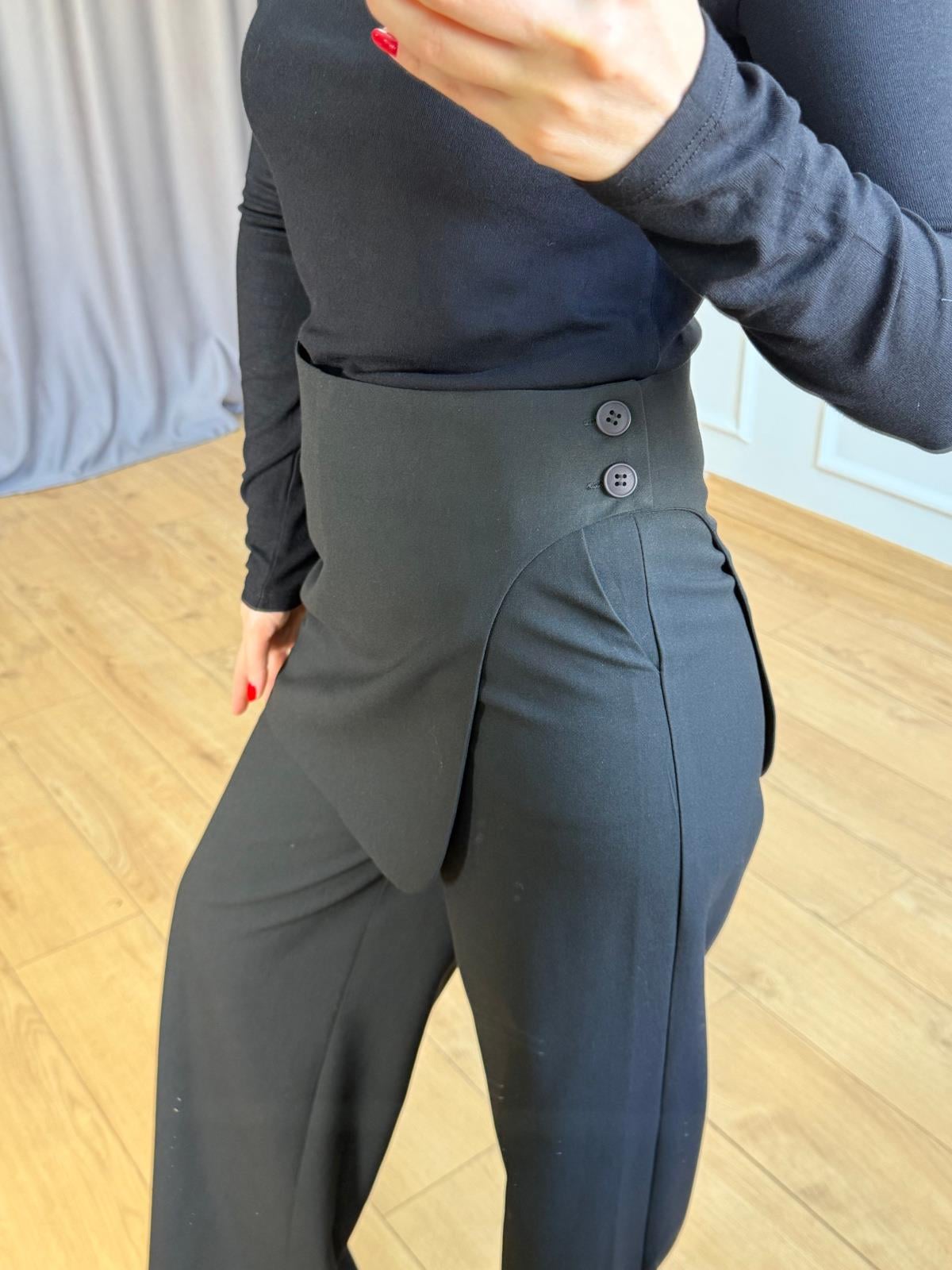 Siyah Parçalı Pantolon