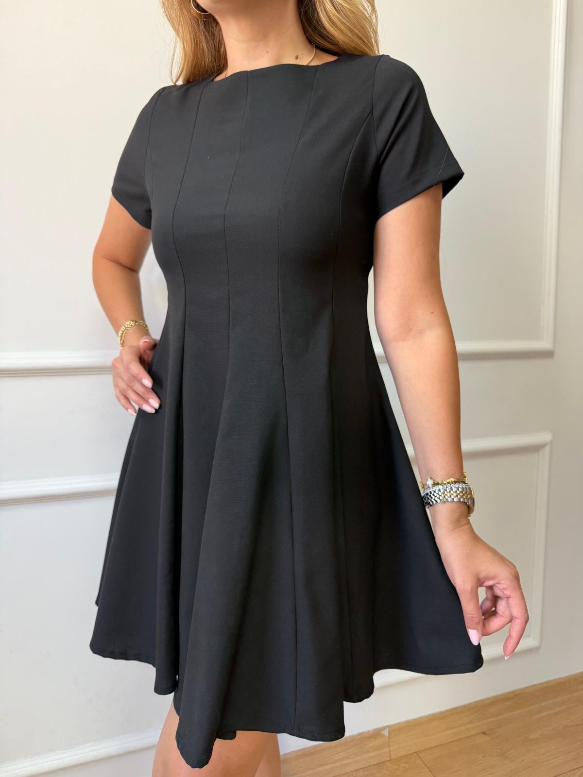 Siyah Volanlı Elbise