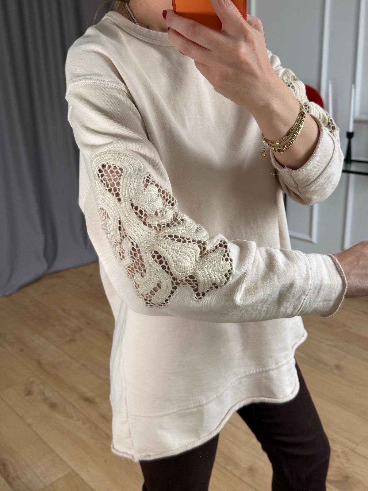 Taş Kol Detay Sweatshirt