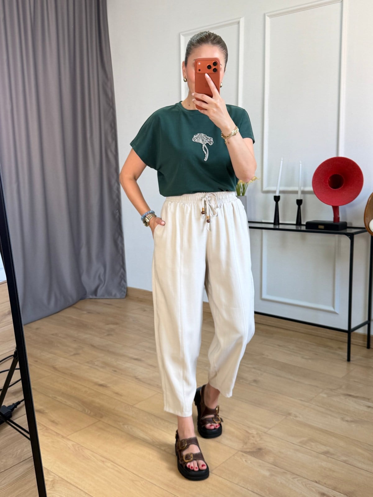 Zümrüt Yeşili Ön Taş Detaylı Tshirt