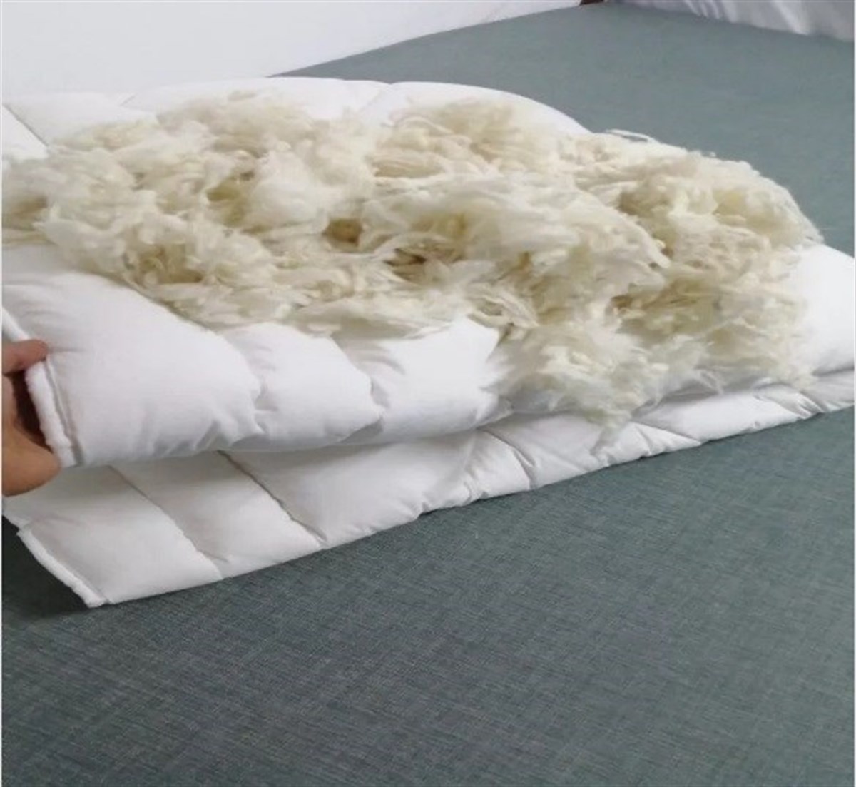 Merinos Kuzu Yünü Çift kişilik Akfil Yorgan 195x215 Cm