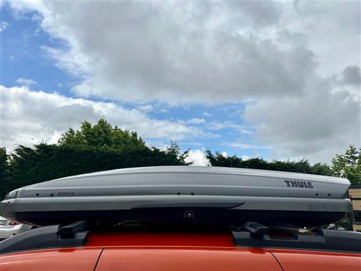 Dacia Duster Thule Dynamic M Port Bagaj Gri (340 Lt Thule Portbagaj)