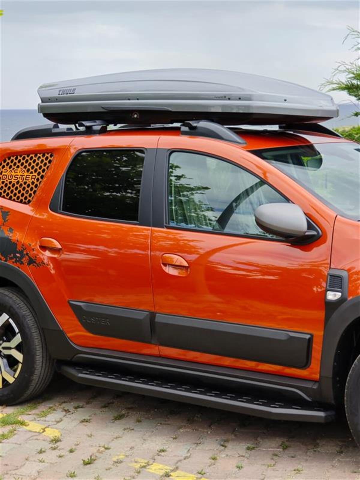 Dacia Duster Thule Dynamic M Port Bagaj Gri (340 Lt Thule Portbagaj)