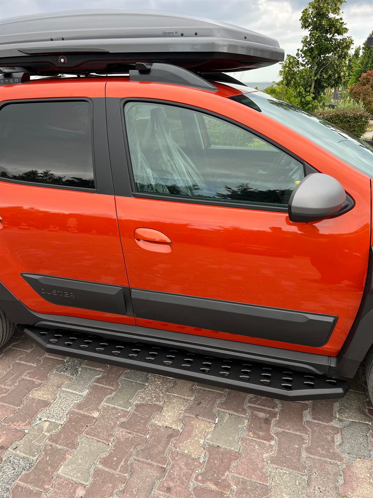 Dacia Duster Thule Dynamic M Port Bagaj Gri (340 Lt Thule Portbagaj)