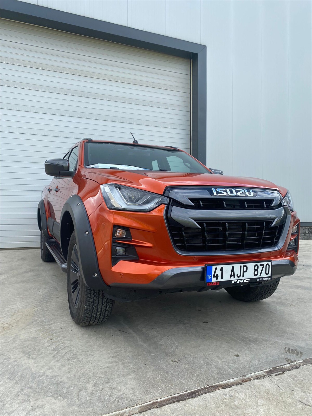 Isuzu D Max Yeni Kasa Dodik Çamurluk Kaplama Safari Civatasız