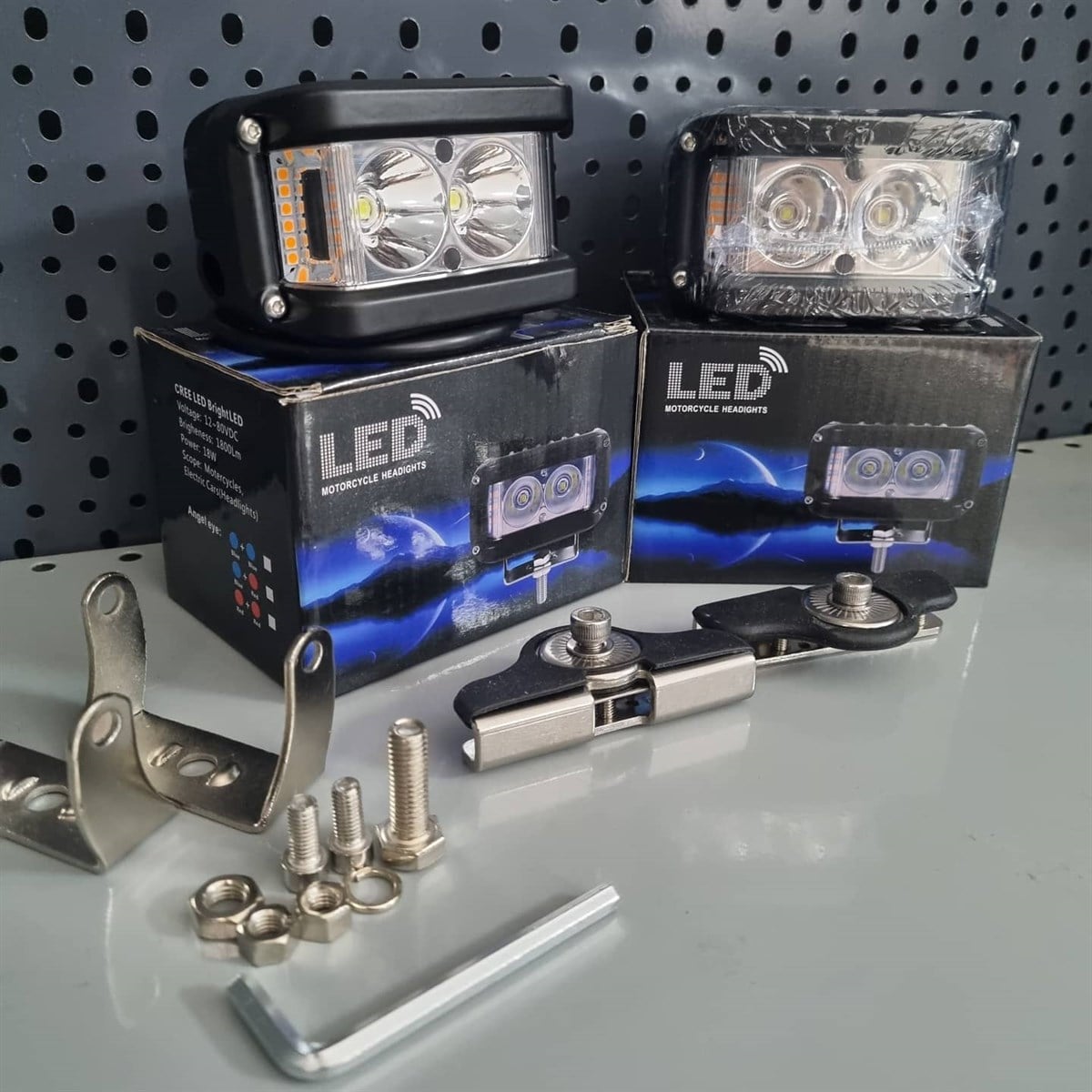 Kaput Üstü Led,Kaput Üstü Sarı Çakarlı Led (18 W 1800l Lümen Off Road Kaput Üstü Led), 4x4 LED Dünyası, Çakarlı LED Bar,Tepe Led Bar Çakarlı,Off Road Led Bar, Off Road Aydınlatma