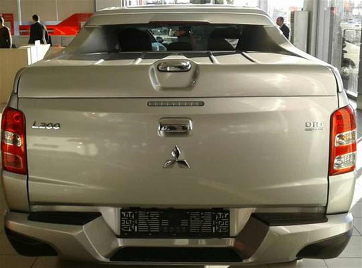 Mitsubishi L200 Fullbox 2015+