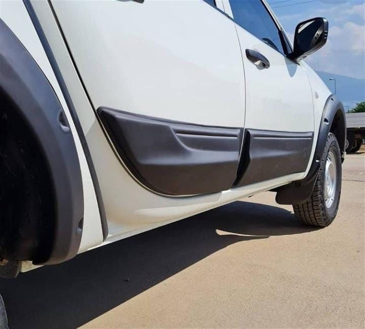 Mitsubishi L200 Kapı Kaplama Seti 2009-2014